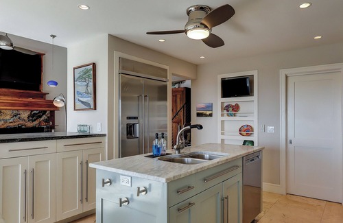 Beach Lagoon House | Beachfront Ocean Dream on the Sand