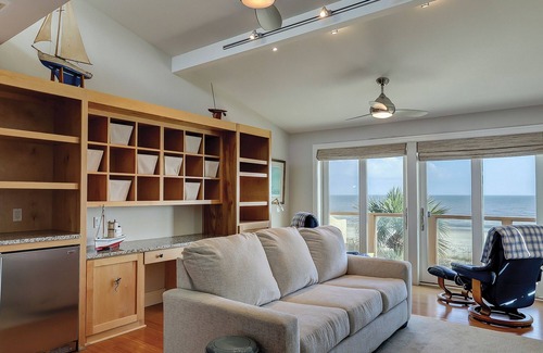 Beach Lagoon House | Beachfront Ocean Dream on the Sand