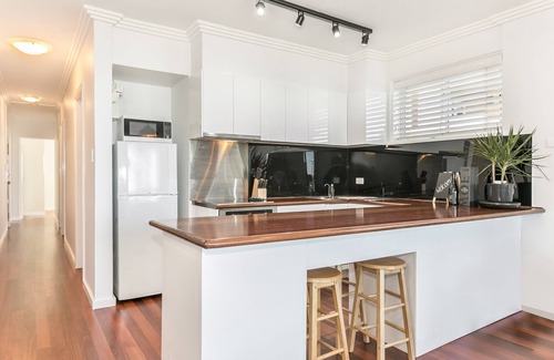 Manly Apartment | Beachfront Getaway on the Golden Mile with Ocean Views