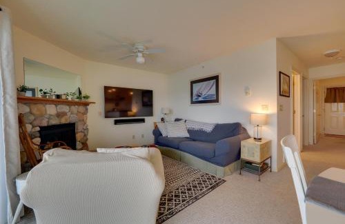 Onekama Apartment | Beautiful Beachfront Onekama Rental with Balcony & Pool