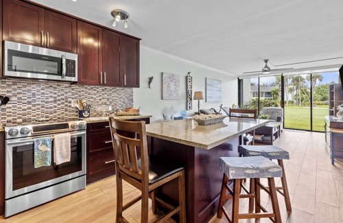 Fort Pierce Condo | Beachfront Paradise: Golf, Pools & Family-Friendly Fun