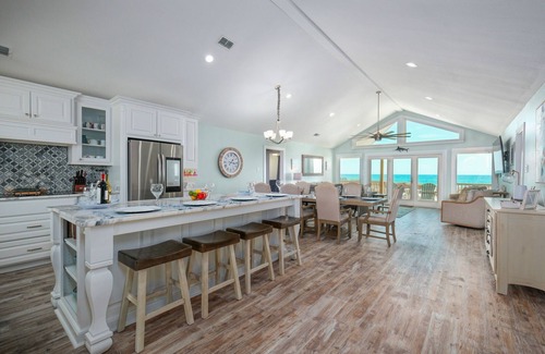 Gulf Shores House | Gulf Shores Beach House: Ocean View & Spa Retreat