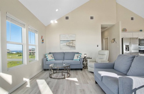 Port Bolivar House | Beachfront Paradise: Pet-Friendly with Ocean View & Deck