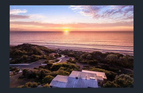 Peppermint Grove Beach House | Pet-Friendly Beachfront Penthouse at Peppy Beach Retreats
