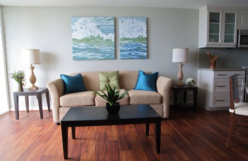 Punaluu Condo | Beachfront Penthouse with Ocean View & Pool - Rated 9.6/10