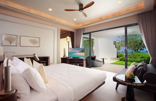 Cha-am Hotel | Ground Floor Beachfront Pool Suite with Private Oasis
