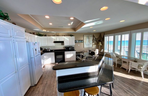 Morgantown House | Beachfront Bliss in Morgantown - Pools & Tennis Await!
