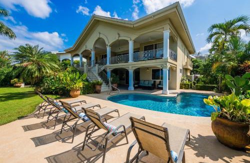 Potrero Villa | Beachfront Villa with Private Cook and Ocean Views - Casa Royal