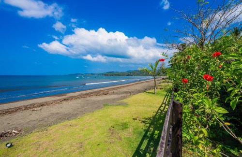 Potrero Villa | Beachfront Villa with Private Cook and Ocean Views - Casa Royal
