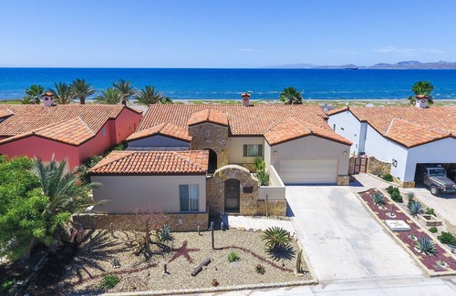 La Paz Villa | Oceanfront Getaway with Private Pool & Golf at Paraiso del Mar