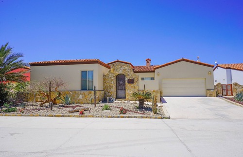 La Paz Villa | Oceanfront Getaway with Private Pool & Golf at Paraiso del Mar