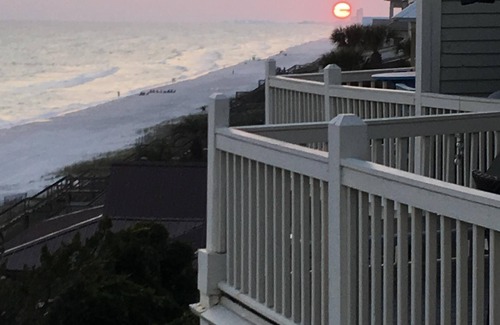 Seacrest Condo | Beachfront Haven: Private Beach, Ocean View & Top Reviews