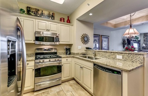 Windy Hill Condo | Beachfront Retreat Oasis: Oceanview 2BR Condo with Amenities