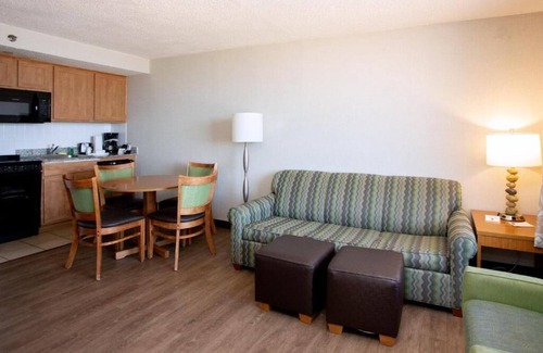 Virginia Beach Apartment | Beachfront resort in Virginia Beach - just reduced 25% - August 2nd to 9th