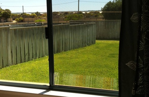 Lancelin Apartment | Beachfront Retreat in Lancelin - Guest Rated 9.8/10