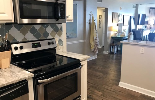 Ono Island Condo | Beachfront Retreat on Perdido Key: Pools, Hot Tub & Gym