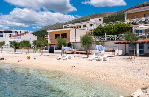 Podstrana Bed & Breakfast | Beachfront rooms Adriatic with breakfast