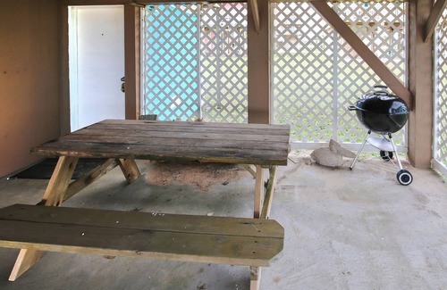 Spanish Grant Cottage | Seaside Bliss at Beachfront Seashell - Rated 9.6/10!