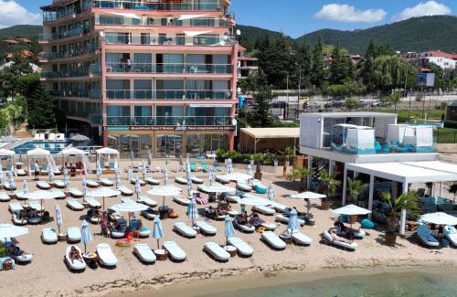Sunny Beach Apartment | Beachfront Smart Homes by Marty's: 4-Star Family Retreat