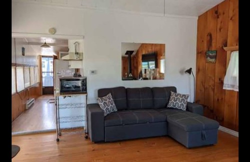 Port Stanley Cottage | Beachfront Escape: Premier Private Beach Property in Port Stanley