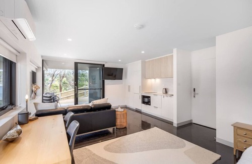 Blackmans Bay Condo | Oceanfront Studio with Breathtaking Views - 10/10 Rated