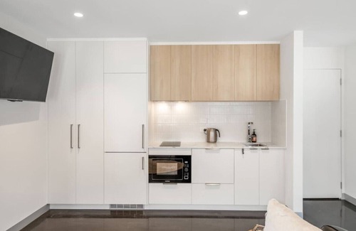 Blackmans Bay Condo | Oceanfront Studio with Breathtaking Views - 10/10 Rated