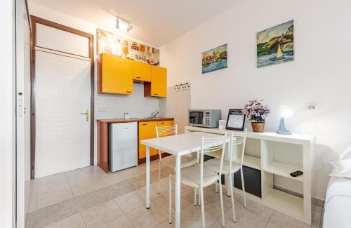 Chioggia Apartment | Beachfront Studio with Pool & Parking, Steps from the Sea