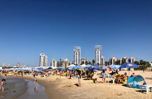 Netanya Apartment | Cozy Oceanfront Studio with Breakfast & Spectacular Views