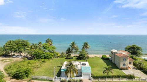 Asomante Apartment | Oceanfront Beach Studio in Aguada with Family Amenities