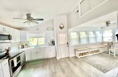 Hancocks Bridge House | Beachfront Bliss: Experience Oakwood Beach Sunsets