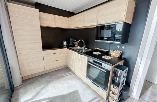 Jullouville-les-Pins Ski Chalet | Cozy Chalet Jullouville with Oceanfront Views & Spa