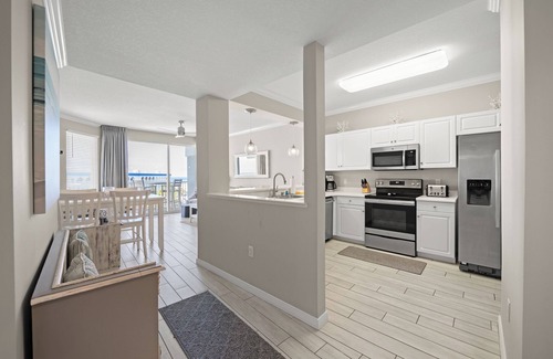 Fort Walton Beach Condo | Beachfront, Top Floor, Updated- FREE Beach Service