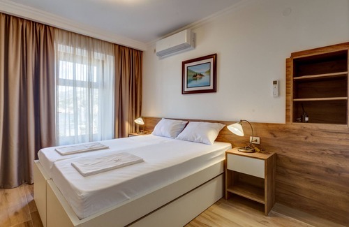 Przno Apartment | Beachfront Triple Studio with Ocean View and Pool Access