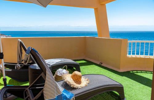 Radazul Apartment | Beachfront Triplex with Pool and Ocean View for Families