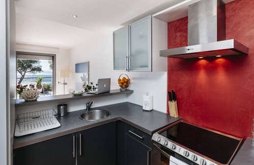 Almadraba-Canyelles Apartment | Seaside Apartment in Canyelles Petites with Pool & Spa