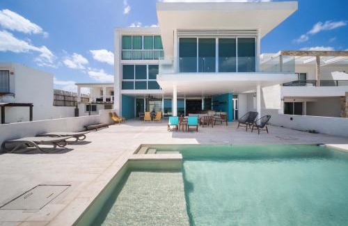 Miramar House | Beachfront House in Telchac with Private Beach & Pool