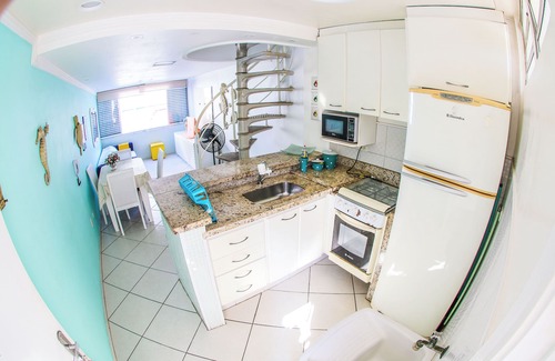 Tombo Apartment | Beachfront Apartment with Ocean View & Pet-Friendly Amenities