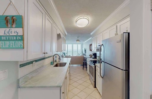 Gulf Shores Condo | Beachfront Views|2 bedroom|Gulf Shores|Sleeps 6!