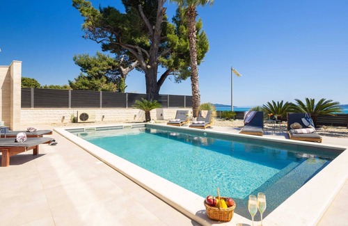 Kastel Stafilic Villa | Ocean View Beachfront Villa Tota with Private Pool