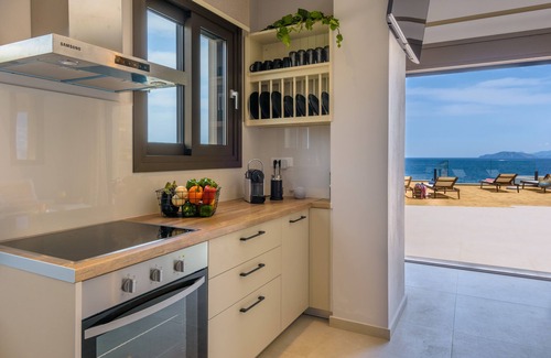 Ammoudara Villa | Beachfront Villa with Hot Tub & Breathtaking Seaviews