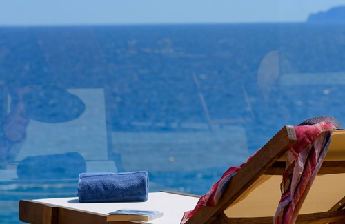 Ammoudara Villa | Beachfront Villa with Hot Tub & Breathtaking Seaviews
