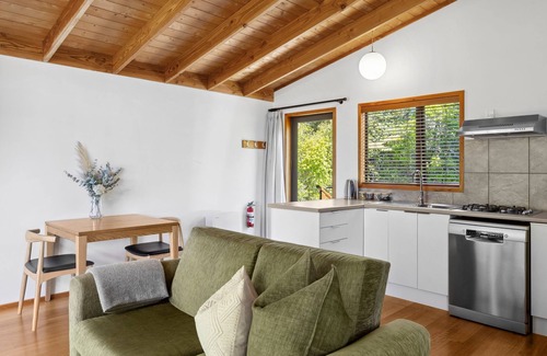 Parapara Villa | Idyllic Beachfront Villa - Adrift in Golden Bay for Adults
