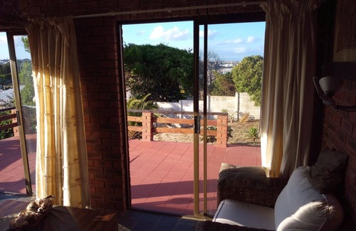 Jeffreys Bay Apartment | Beachfront Villa Africa Queen: Pet-Friendly Ocean Retreat