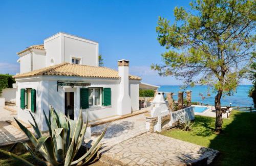 Sidari Villa | Beachfront Villa Dionysos: Private Beach & Ocean Views