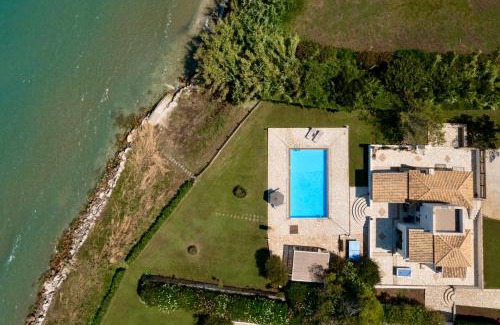Sidari Villa | Beachfront Villa Dionysos: Private Beach & Ocean Views