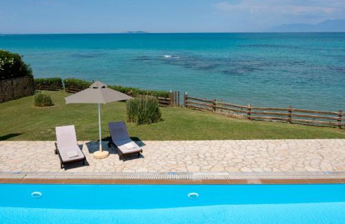 Sidari Villa | Beachfront Villa Dionysos: Private Beach & Ocean Views
