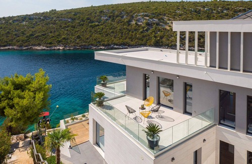 Vinisce Villa | Ocean View Villa Eleganza with Private Pool & Spa