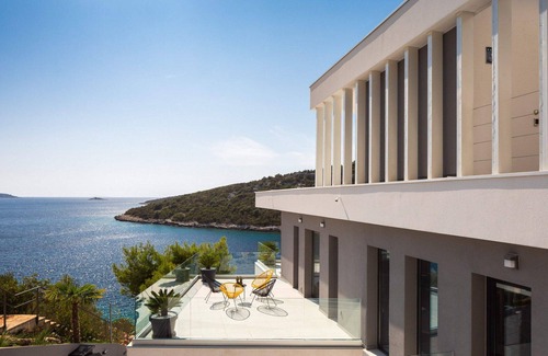 Vinisce Villa | Ocean View Villa Eleganza with Private Pool & Spa
