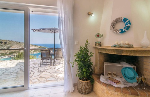 Korithi Villa | Beachfront Villa Komis - Experience Panoramic Infinity Views