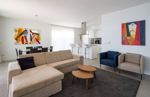 Slatine Villa | Ocean View Beachfront Villa Lemonade with Pool - Rated 9.6